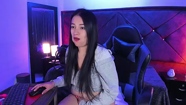 Julietacollins06 online show from July 2026 04:39:33 PM
