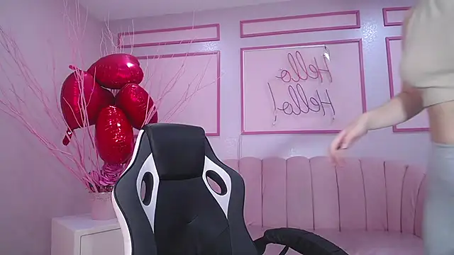 Snapshot of channel_blonde_a chatting on February 2025 04:47:01 PM channel blonde a online show from February 2025 04:47:01 PM