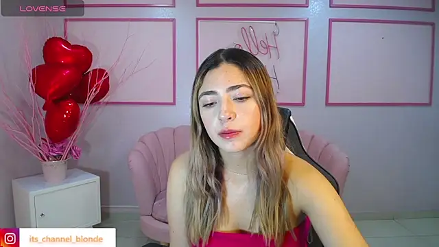 Snapshot of channel_blonde_a chatting on February 2025 04:32:01 PM channel blonde a online show from February 2025 04:32:01 PM