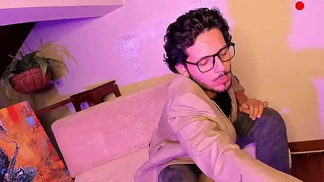 Snapshot of Nicholasrodrii chatting on December 2024 10:36:02 PM Nicholasrodrii online show from December 2024 10:36:02 PM