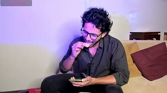 Snapshot of Nicholasrodrii chatting on February 2025 11:02:01 PM Nicholasrodrii online show from February 2025 11:02:01 PM