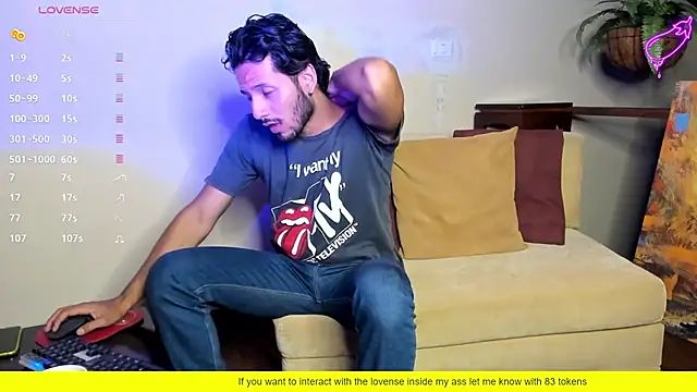 Snapshot of Nicholasrodrii chatting on February 2025 11:34:01 PM Nicholasrodrii online show from February 2025 11:34:01 PM