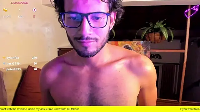 Snapshot of Nicholasrodrii chatting on February 2025 11:41:01 PM Nicholasrodrii online show from February 2025 11:41:01 PM