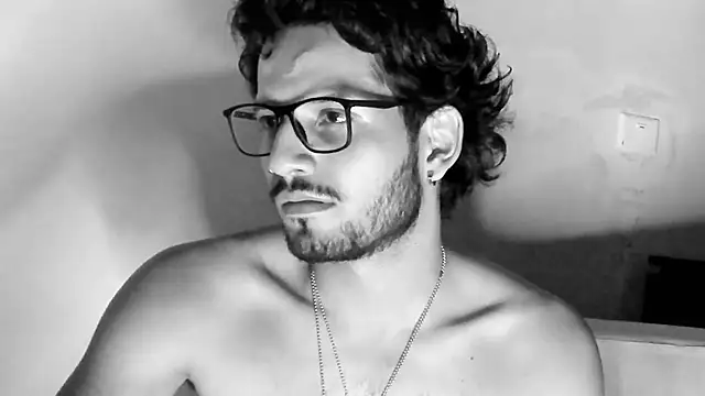 Snapshot of Nicholasrodrii chatting on February 2025 01:35:01 AM Nicholasrodrii online show from February 2025 01:35:01 AM