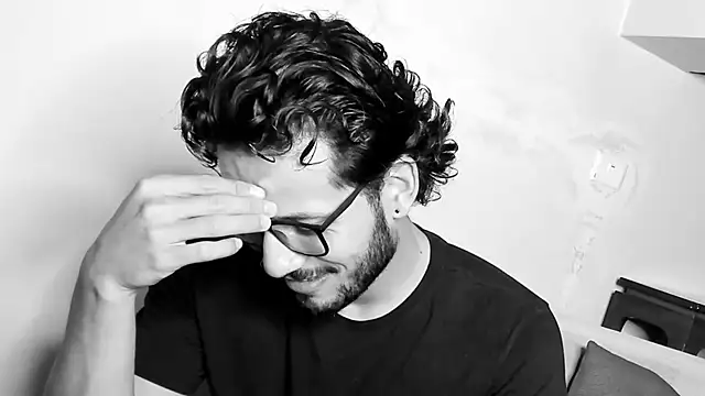 Snapshot of Nicholasrodrii chatting on February 2025 11:52:01 PM Nicholasrodrii online show from February 2025 11:52:01 PM