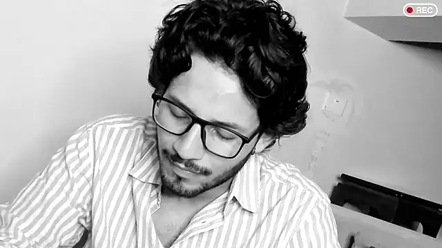 Snapshot of Nicholasrodrii chatting on March 2025 09:36:02 PM Nicholasrodrii online show from March 2025 09:36:02 PM