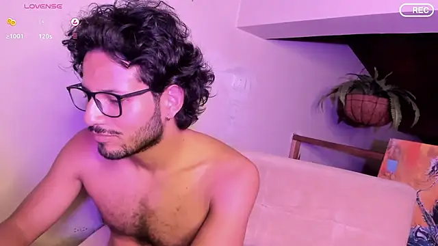 Snapshot of Nicholasrodrii chatting on March 2025 05:10:02 AM Nicholasrodrii online show from March 2025 05:10:02 AM