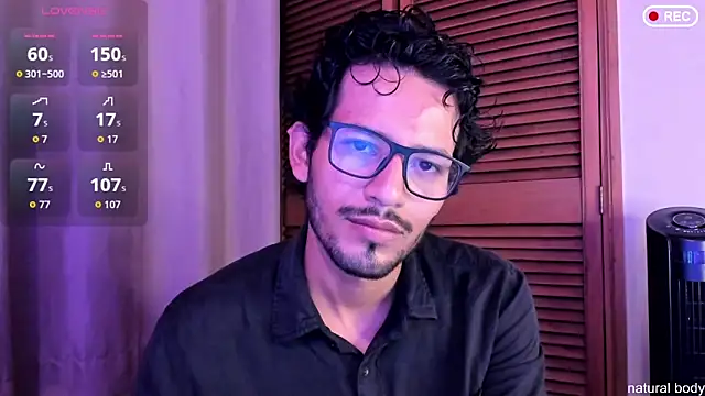 Snapshot of Nicholasrodrii chatting on October 2025 11:14:01 PM Nicholasrodrii online show from October 2025 11:14:01 PM