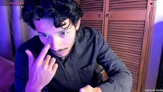 Snapshot of Nicholasrodrii chatting on October 2025 10:32:02 PM Nicholasrodrii online show from October 2025 10:32:02 PM