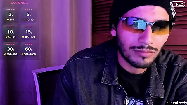 Snapshot of Nicholasrodrii chatting on October 2025 11:21:02 PM Nicholasrodrii online show from October 2025 11:21:02 PM