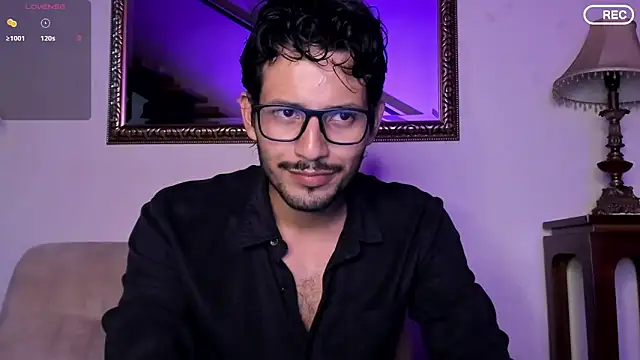 Snapshot of Nicholasrodrii chatting on December 2025 11:43:01 PM Nicholasrodrii online show from December 2025 11:43:01 PM