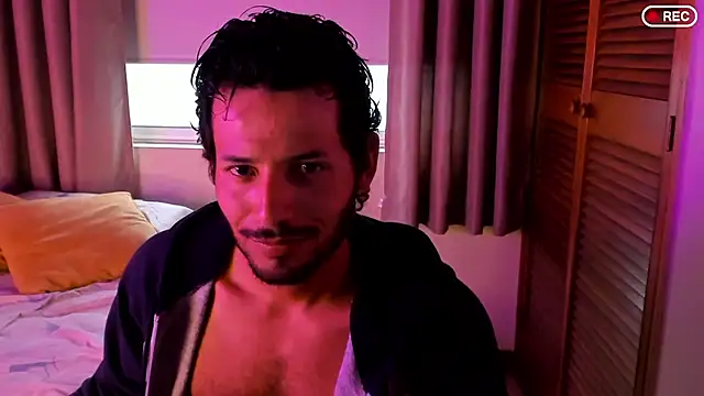 Snapshot of Nicholasrodrii chatting on December 2025 10:18:02 PM Nicholasrodrii online show from December 2025 10:18:02 PM