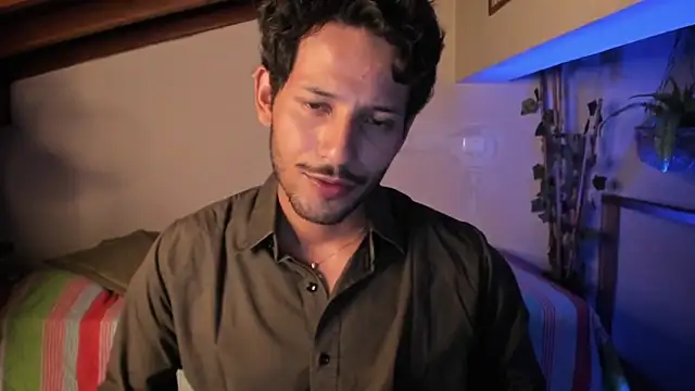 Nicholasrodrii online show from April 2026 01:06:01 AM