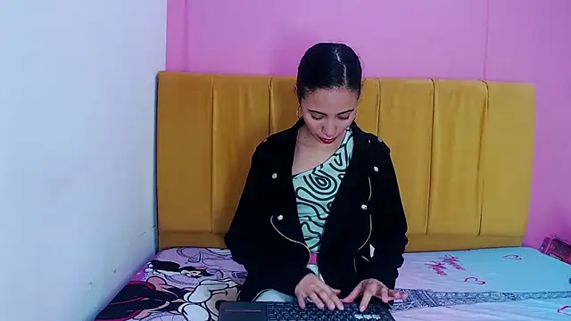 angelinabrookcm101 online show from December 2024 01:22:01 AM