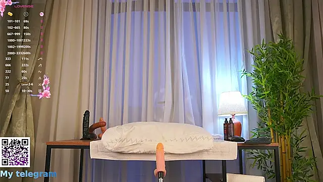 LynBardon online show from December 2025 04:17:02 AM