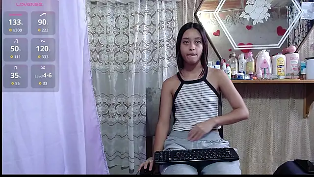 Snapshot of Lunawillis chatting on September 2025 07:52:01 PM Lunawillis online show from September 2025 07:52:01 PM