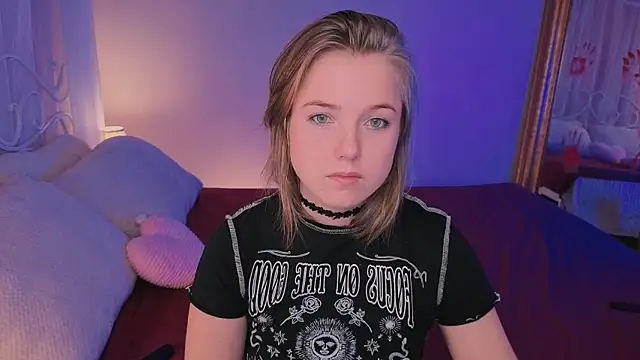 Snapshot of mary_ton chatting on November 2025 05:07:02 AM mary ton online show from November 2025 05:07:02 AM