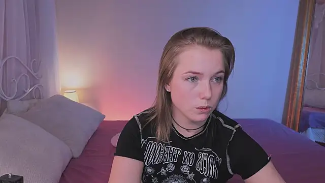 Snapshot of mary_ton chatting on November 2025 05:02:02 AM mary ton online show from November 2025 05:02:02 AM