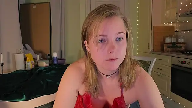 Snapshot of mary_ton chatting on November 2025 06:04:02 AM mary ton online show from November 2025 06:04:02 AM