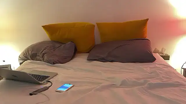 annaBtv9 online show from April 2026 07:11:01 PM