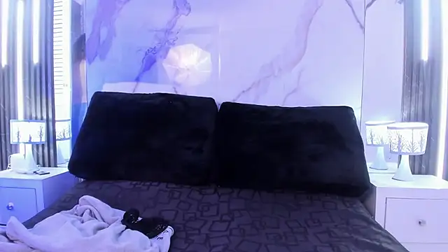 Snapshot of EvaHalsey chatting on September 2025 07:49:01 PM EvaHalsey online show from September 2025 07:49:01 PM