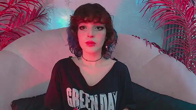 Snapshot of EvaHalsey chatting on November 2025 07:59:01 PM EvaHalsey online show from November 2025 07:59:01 PM