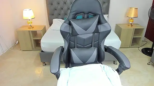 Snapshot of irantzu_hank chatting on December 2024 12:27:02 PM irantzu hank online show from December 2024 12:27:02 PM