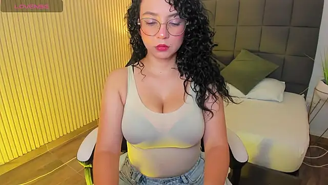 Snapshot of irantzu_hank chatting on February 2025 07:41:02 PM irantzu hank online show from February 2025 07:41:02 PM