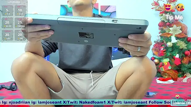 Snapshot of nakedfoam1 chatting on December 2024 01:40:02 AM nakedfoam1 online show from December 2024 01:40:02 AM