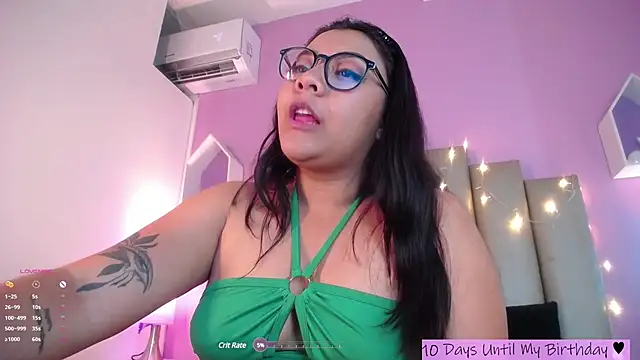 Snapshot of MeghanBurn chatting on January 2025 01:08:01 AM MeghanBurn online show from January 2025 01:08:01 AM