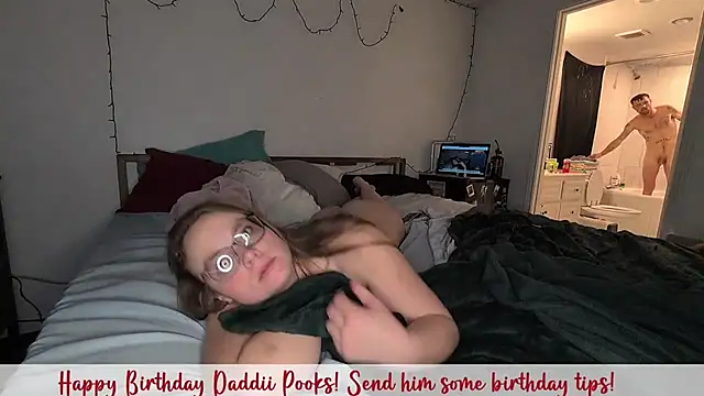 Snapshot of MrandMrsPooks chatting on March 2025 11:28:01 AM MrandMrsPooks online show from March 2025 11:28:01 AM