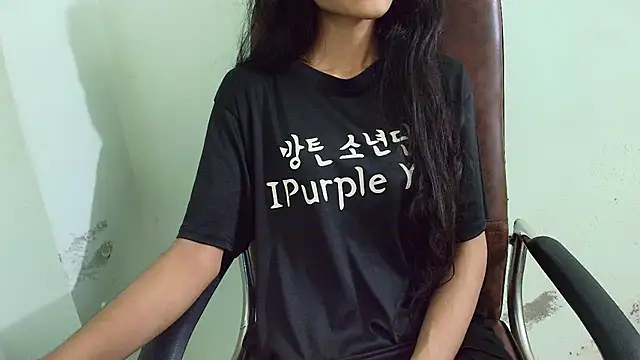 Snapshot of Srabontii chatting on March 2025 08:32:02 PM Srabontii online show from March 2025 08:32:02 PM