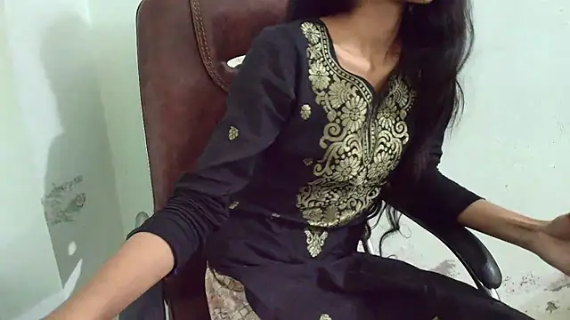 Snapshot of Srabontii chatting on March 2025 01:32:02 AM Srabontii online show from March 2025 01:32:02 AM