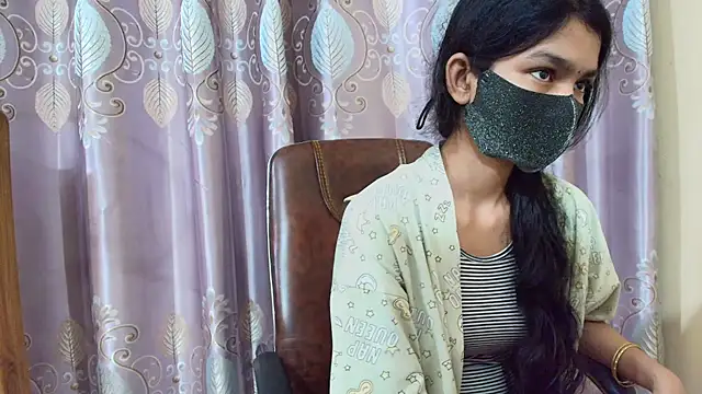 Snapshot of Srabontii chatting on September 2025 09:04:01 PM Srabontii online show from September 2025 09:04:01 PM