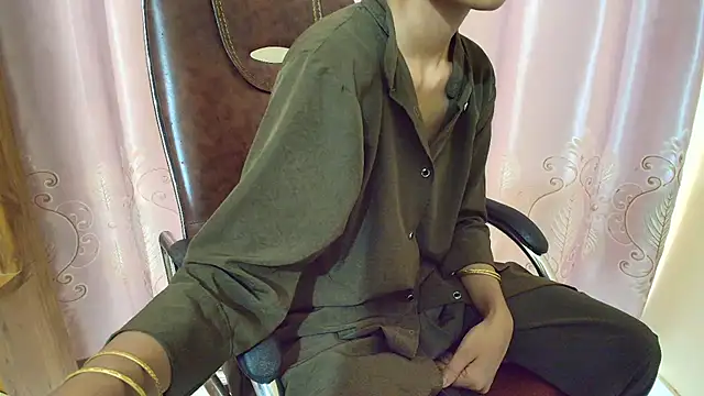 Snapshot of Srabontii chatting on September 2025 07:13:02 AM Srabontii online show from September 2025 07:13:02 AM