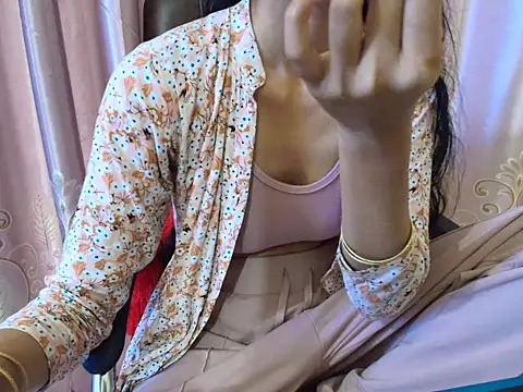 Snapshot of Srabontii chatting on October 2025 06:47:01 AM Srabontii online show from October 2025 06:47:01 AM