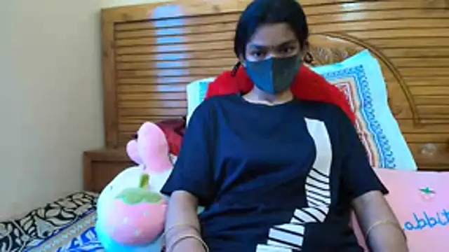 Snapshot of Srabontii chatting on October 2025 09:32:01 AM Srabontii online show from October 2025 09:32:01 AM