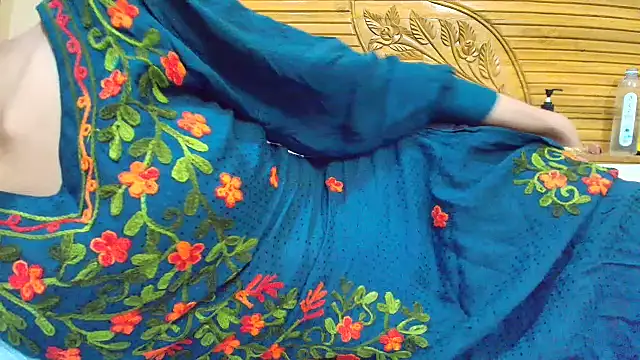 Snapshot of Srabontii chatting on October 2025 09:38:02 PM Srabontii online show from October 2025 09:38:02 PM