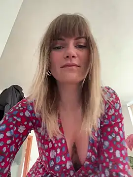 Snapshot of Milla__one chatting on December 2024 10:26:02 AM Milla one online show from December 2024 10:26:02 AM