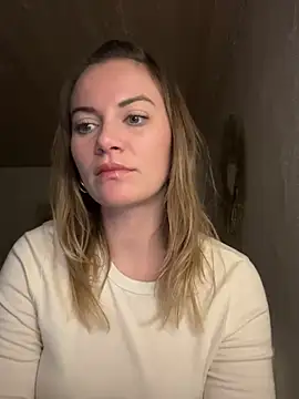 Snapshot of Milla__one chatting on December 2024 09:22:01 PM Milla one online show from December 2024 09:22:01 PM