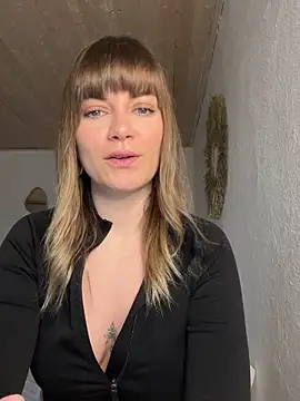 Snapshot of Milla__one chatting on February 2025 08:38:01 AM Milla one online show from February 2025 08:38:01 AM