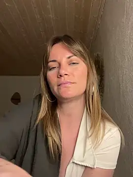 Snapshot of Milla__one chatting on March 2025 08:20:02 PM Milla one online show from March 2025 08:20:02 PM