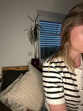 Snapshot of Milla__one chatting on March 2025 04:24:01 PM Milla one online show from March 2025 04:24:01 PM