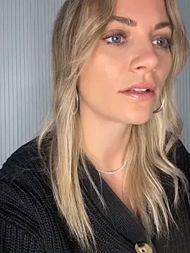 Snapshot of Milla__one chatting on September 2025 07:02:01 AM Milla one online show from September 2025 07:02:01 AM