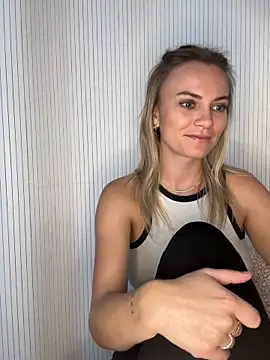 Snapshot of Milla__one chatting on October 2025 02:02:01 PM Milla one online show from October 2025 02:02:01 PM