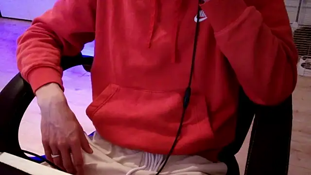 Snapshot of ElViko11 chatting on November 2025 12:22:02 AM ElViko11 online show from November 2025 12:22:02 AM