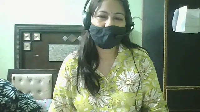 couplesuni online show from May 2026 02:18:01 AM