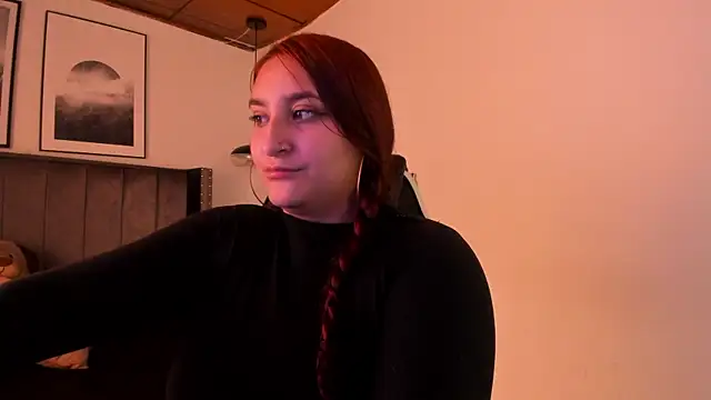 Alaia Cute online show from January 2025 02:47:01 PM