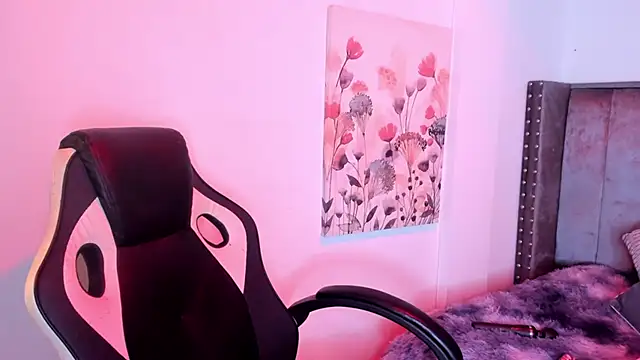 Alaia Cute online show from October 2025 03:06:02 AM