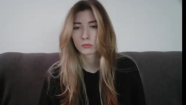 Snapshot of ErikaShyy chatting on February 2025 07:12:02 AM ErikaShyy online show from February 2025 07:12:02 AM